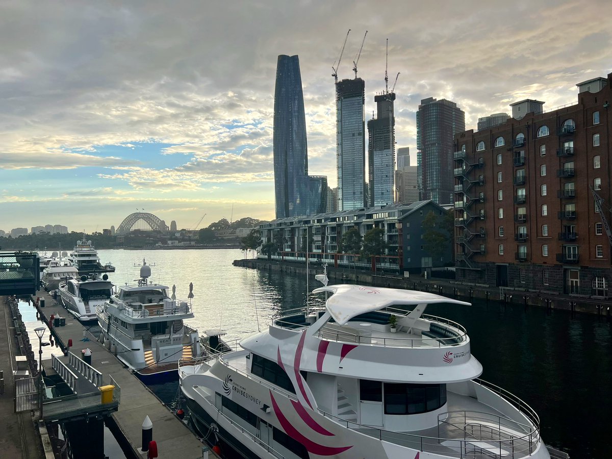 If I have to be on site at 5:30am before the sunrise, at least it’s on Darling Harbour here in Pyrmont 🛳️ #eventprofs @DoltoneHouse