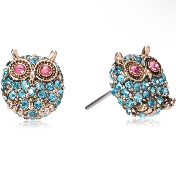 So good I had to share! Check out all the items I'm loving on <a href="/Poshmarkapp/">Poshmark</a> #poshmark #fashion #style #shopmycloset #betseyjohnson: posh.mk/6911aHitXxb