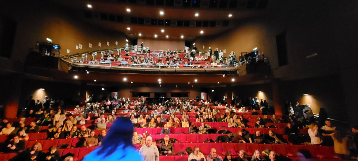 shesnotthere's tweet photo. On my way home from having my mind well and truly mangled with @EclecticMonkey 
I had the "honour" of being "hypnotised" and having my mind "read" in front of a theatre this size, by @themindmangler himself... https://t.co/3doxRKERq5
