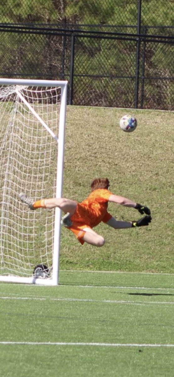 PaulCBentley's tweet photo. Both of my boys were flying this weekend!  @hoovervestavia @1rebelTrackXC.  Great PR @JamesBentleyXC.  Great save @AndrewBentleyGK! https://t.co/yglkyEMIjY