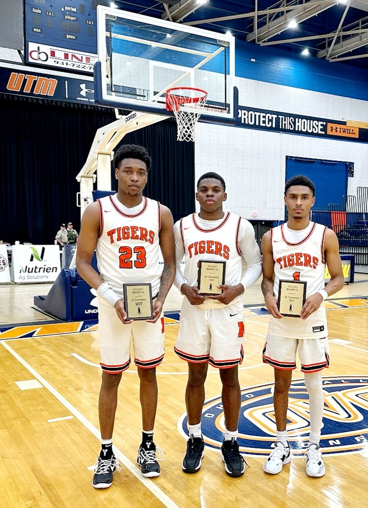 BlackFlazh's tweet photo. Sub-State game for the guys tonight, 26-1, 4 wins away from the championship, 1 game at a time 🔥🐅🔥 #MiddletonTigers #TSSAA #Substate #StateQualifiers https://t.co/SSY6tfyOkk