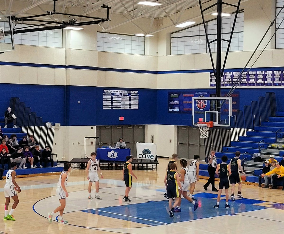 Robs_Life_2's tweet photo. End of 1st prd @MaplesBoysbball up 20-8 vs @HillsdaleSchool Top scorers for #AHS @STEVIEMVP23 9pts @amarion_ficklen 6pts #DeKeyser 5pts @maples_adrian @TheDZoneBBall @lenaweesports @wlen1039 #BVBB ππ https://t.co/joZH3wgrPM