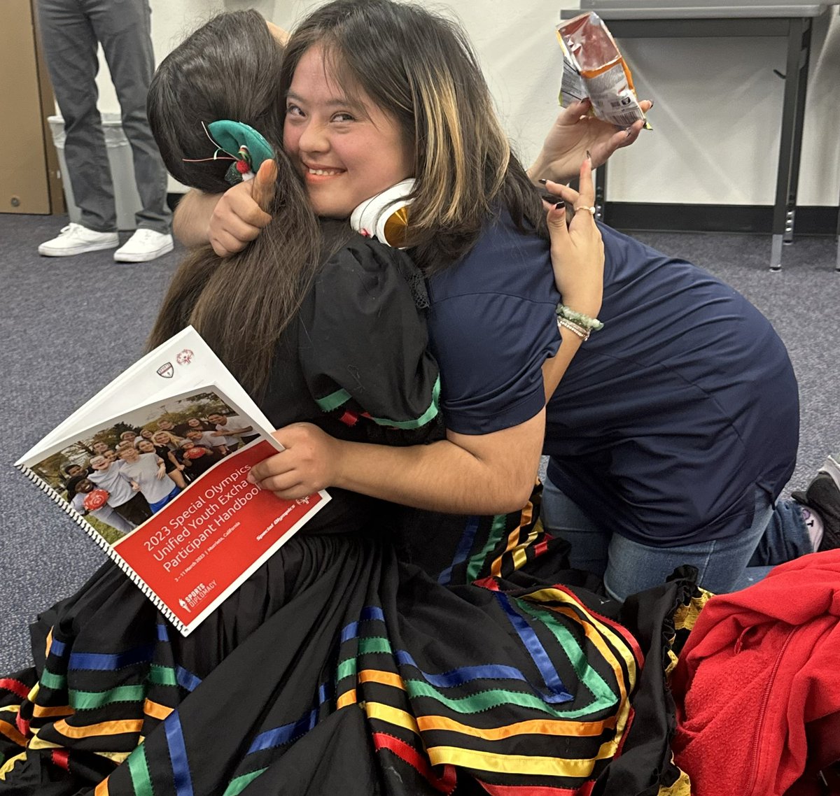 Special Olympics is…

🔦 Courage 🔦
🧩 Teamwork 🧩
👥 Inclusion 👥
🎉 Fun 🎉
💖 LOVE 💖

#unifiedgeneration