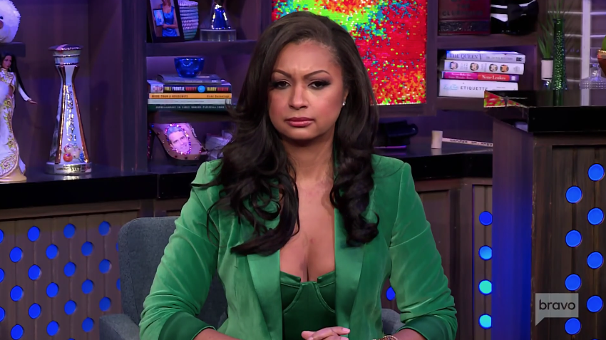 queensofbravo's tweet photo. Eboni finally made it onto a Real Housewives reunion and her expressions while Andy was questioning Robyn had me screaming! #RHOP https://t.co/JrW5NKFm2z