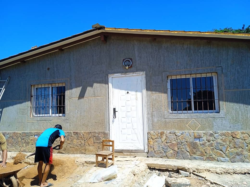 #Entérate || Desde el edo. #NuevaEsparta en la Comuna Santa Ana del Norte, los viviendo  venezolanos avanzan en los procesos constructivos para culminar 3 #HogaresDignos, a través del Órgano Comunal para el Buen Vivir