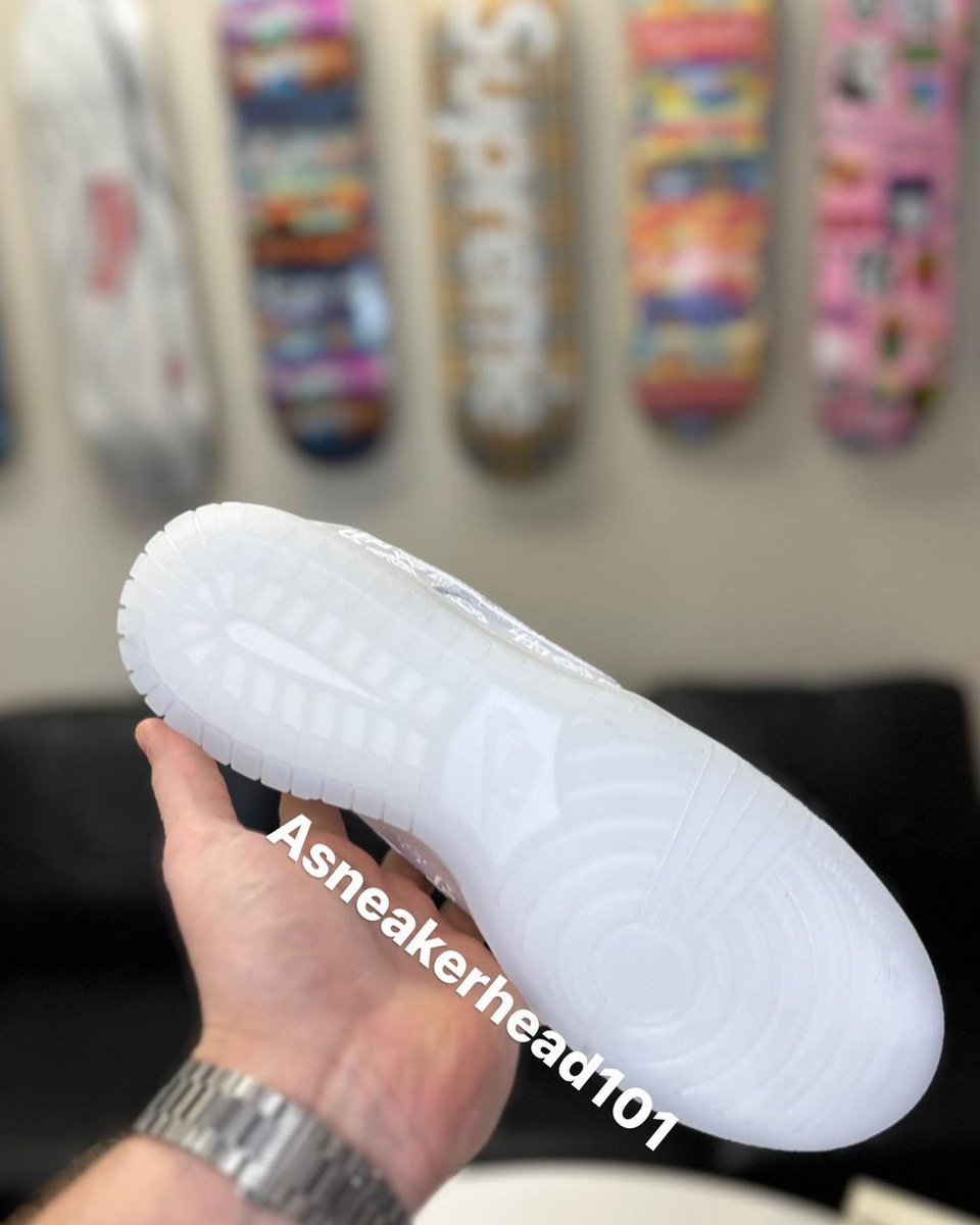 fullress's tweet photo. 2023年 発売予定！

FRAGMENT × NIKE DUNK LOW × CLOT コラボ (フラグメント 藤原ヒロシ ナイキ ダンク ロー クロット) [FN0315-110]

https://t.co/FvcmghCxrz https://t.co/AeQca4PmdY