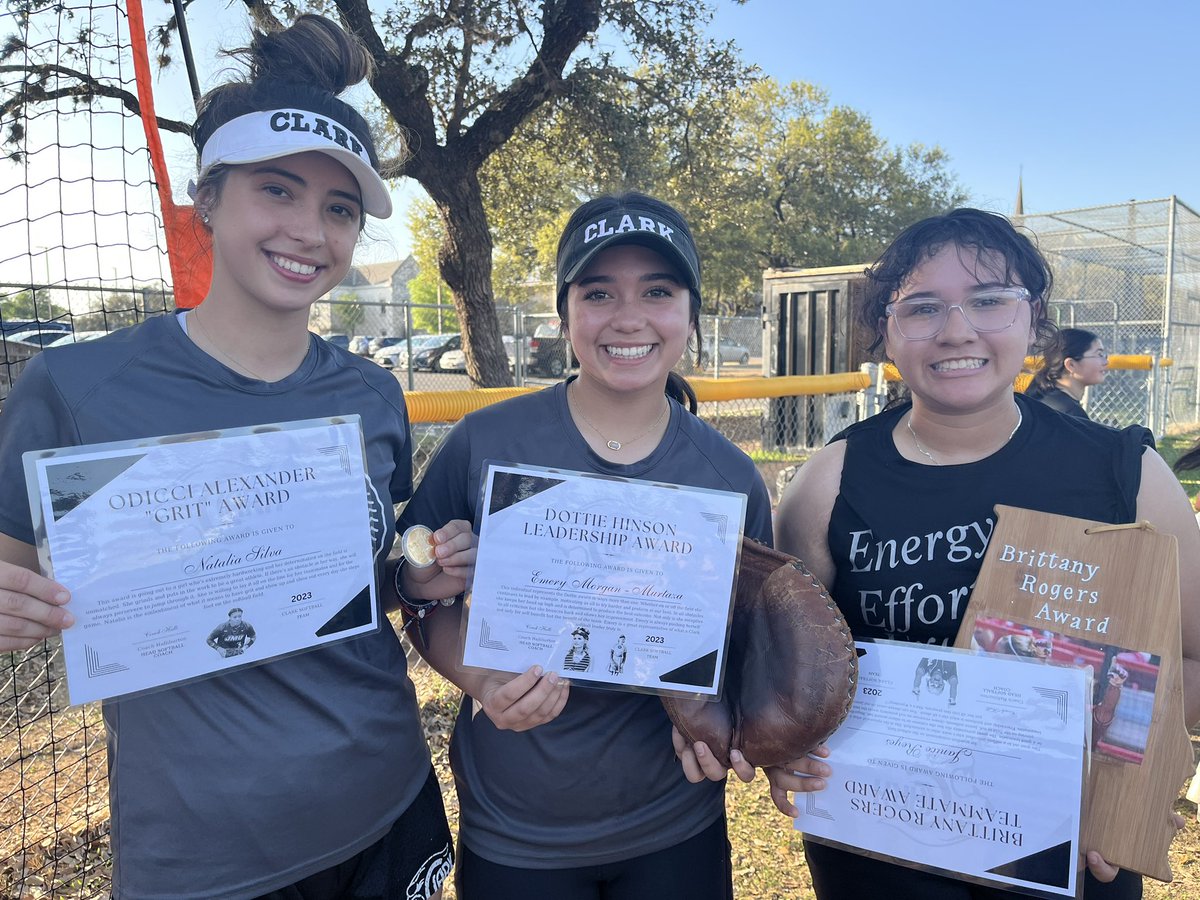 Awards chosen by teammates: <a href="/nataliasilvatx/">Natalia Silva</a>—GRIT. <a href="/emerymorgan_/">Emery morgan-murtaza</a>—Henson Leadership. <a href="/JaniceeReyes9/">Janice Reyes</a>– Rodgers Teammate. 🔥 💪🐾🖤🤍🖤 🥎 
#ShowUpShowOut <a href="/NISDClark/">Tom C. Clark HS</a> <a href="/CoachHalli/">Becca Halliburton</a> <a href="/clarkcoachkelly/">Coach Kelly</a> <a href="/jordangoins07/">Coach Jo</a> <a href="/HobbyGirlsATH/">Hobby Girls’ Athletics</a> <a href="/rawlinson_msg/">Rawlinson Girls' Athletics</a> <a href="/ClarkTxLib/">Clark HS Library</a> <a href="/ClarkCounsDept/">Clark Counselors</a> <a href="/ClarkHSTrainers/">Clark Athletic Training</a>