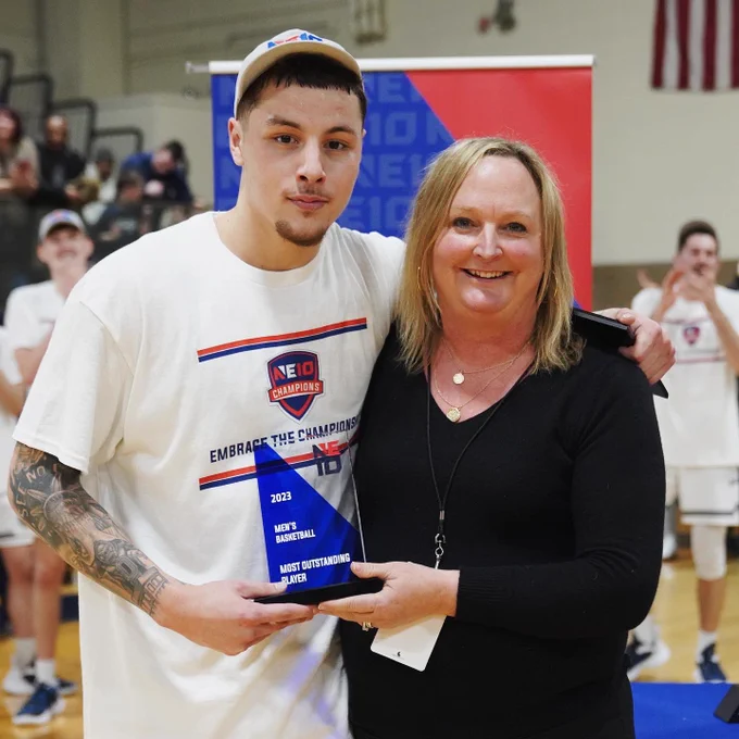 Image from Saint Anselm Hoops (@STAHawksMBB)
