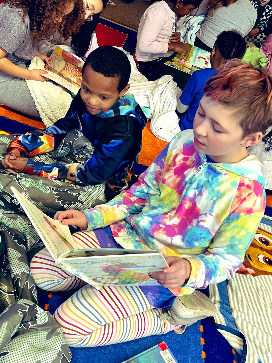 Miss Rains (@misslinsey1) on Twitter photo 4th graders came to #buddyread for #ReadAcrossAmerica week! LOVE our new partnership! β€οΈπ<a href="/SussexES/">Sussex Elementary</a> <a href="/PtaSussex/">Sussex Elementary PTA</a> <a href="/JSzymanski301/">Jen Szymanski</a> <a href="/MollyBissell/">Molly Bissell</a> #quackon #literacy 4th graders came to #buddyread for #ReadAcrossAmerica week! LOVE our new partnership! β€οΈπ<a href="/SussexES/">Sussex Elementary</a> <a href="/PtaSussex/">Sussex Elementary PTA</a> <a href="/JSzymanski301/">Jen Szymanski</a> <a href="/MollyBissell/">Molly Bissell</a> #quackon #literacy