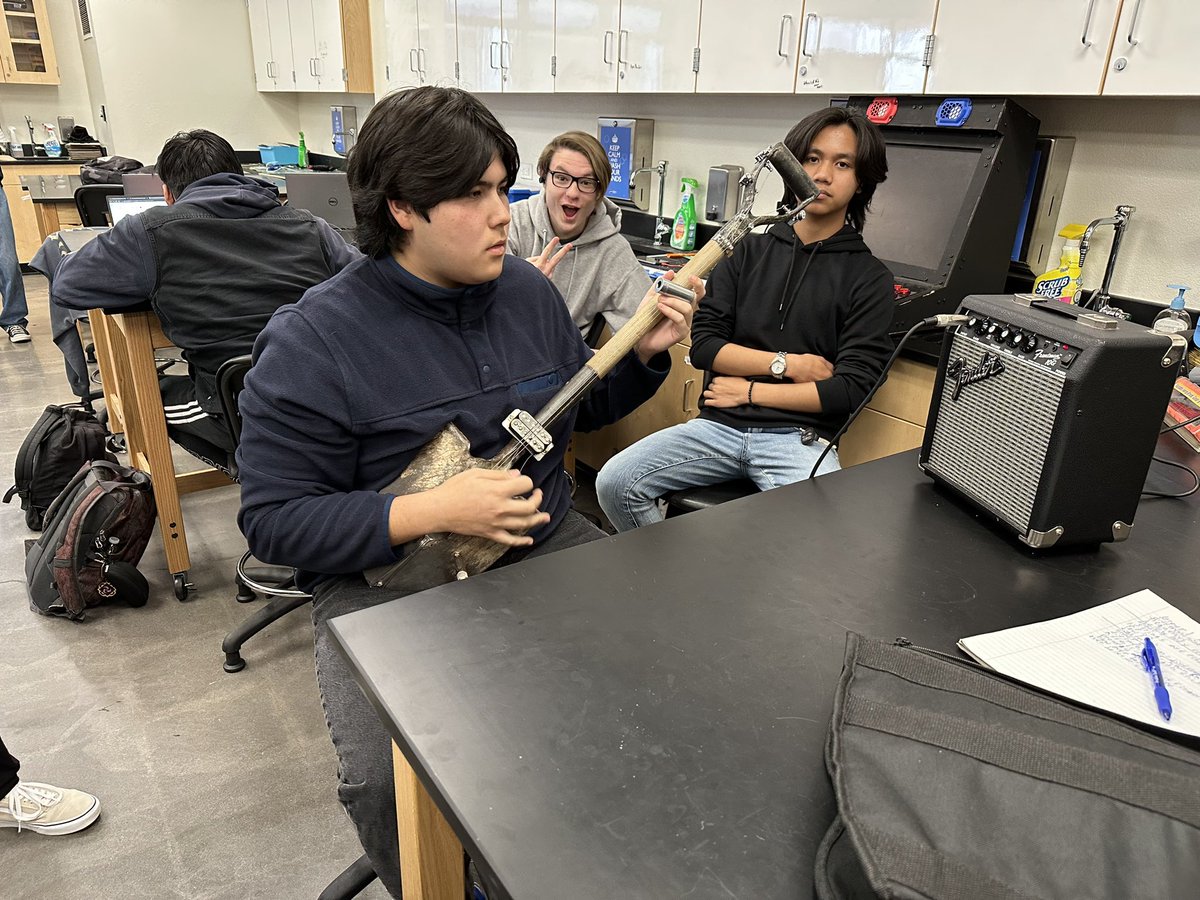 StaffordPhysics's tweet photo. .@RanchoHSCougars students built an electric guitar for their musical instrument project in green up and go engineering! https://t.co/pXLMdrpqr9