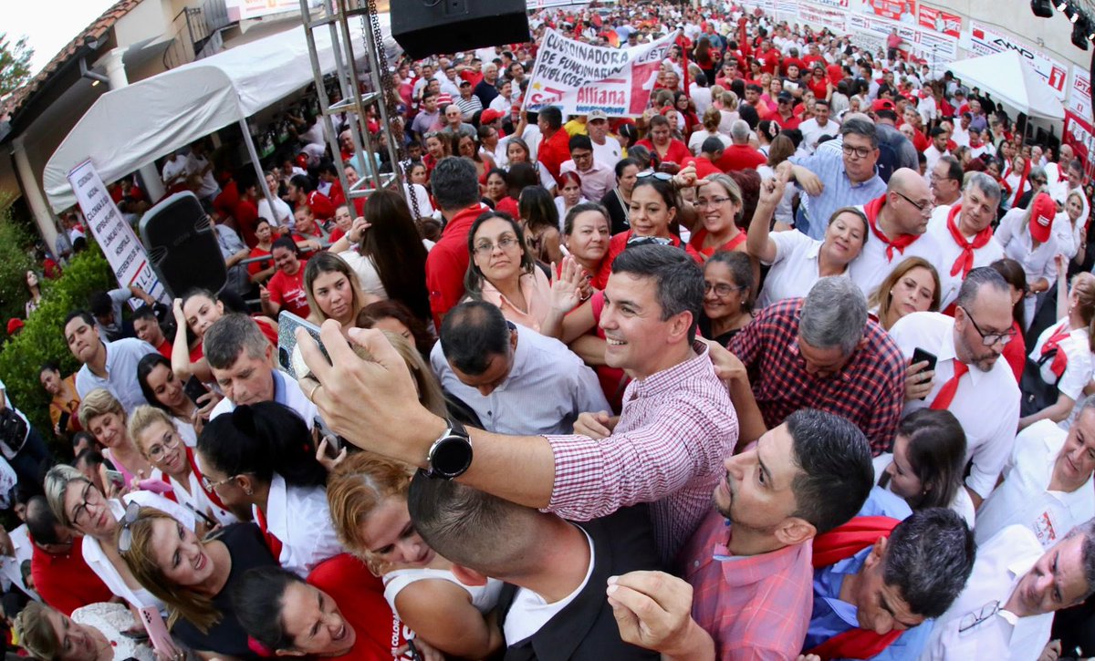Mi compromiso es el de cuidar y fortalecer a los servidores públicos que día a día hacen que las cosas funcionen. Con ustedes vamos a trabajar para que todos los paraguayos estén mejor. 🇵🇾🙌🏻