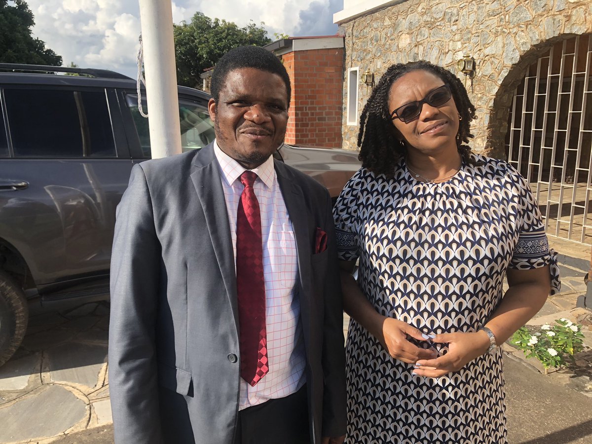 MilenaCZP's tweet image. Un placer recibir al Sr. Elijah Pontius, segundo jefe de la Embajada de #Malawi en Lusaka. Dialogamos s/ importancia cooperación Sur-Sur, la ciencia e innovación, en contexto @cubag77 y Cumbre #PMA en #Doha, fin alcanzar objetivos de desarrollo p/nuestros países.
#CubaG77 #LDC5