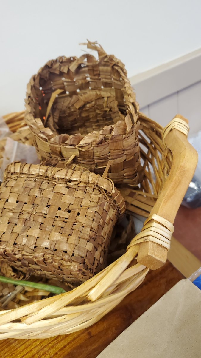 We are thrilled for the opportunity to work and collaborate with the Helping Sprit Lodge Society (HSLS)! We worked with wonderful May Silvey on cedar weaving as a way to connect us to each other and the land. ✨
#communityfun #cedarweaving #cedar #connectingtonature #waving