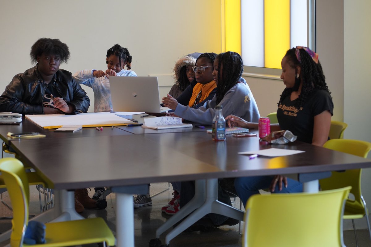 GirlsLikeMeProj tweet media