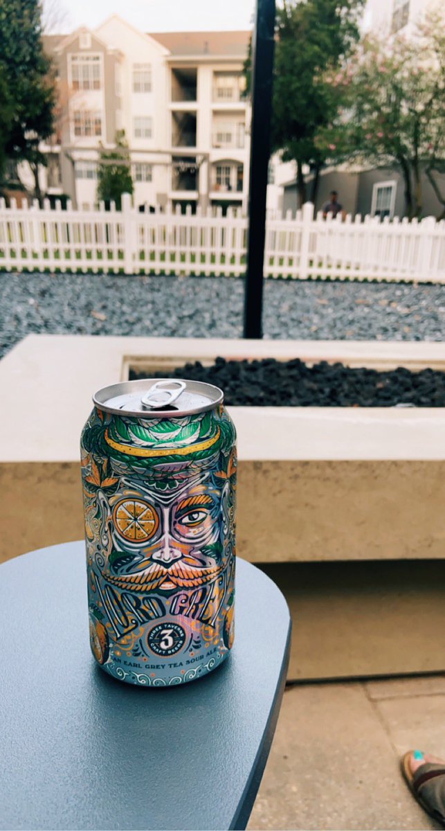 Myrandah93's tweet photo. Spring evenings. 🌸🌙🌺🍻 #ThreeTaverns #SourBeers #Atlanta https://t.co/pj1NCPcVAj