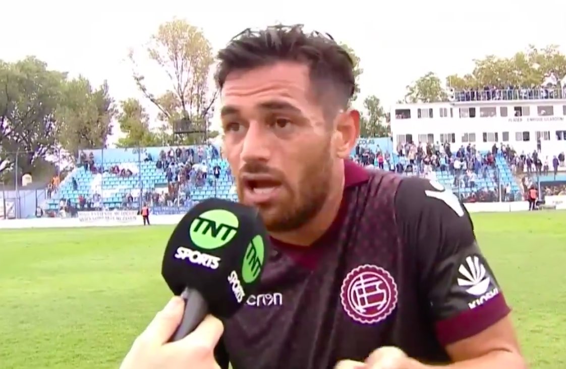 mernuel_'s tweet photo. Quienes son los jugadores que sacarían del futbol argentino? Yo a estos dos no los puedo ver mas, la bronca que me generan es total. https://t.co/n68TD3QOam
