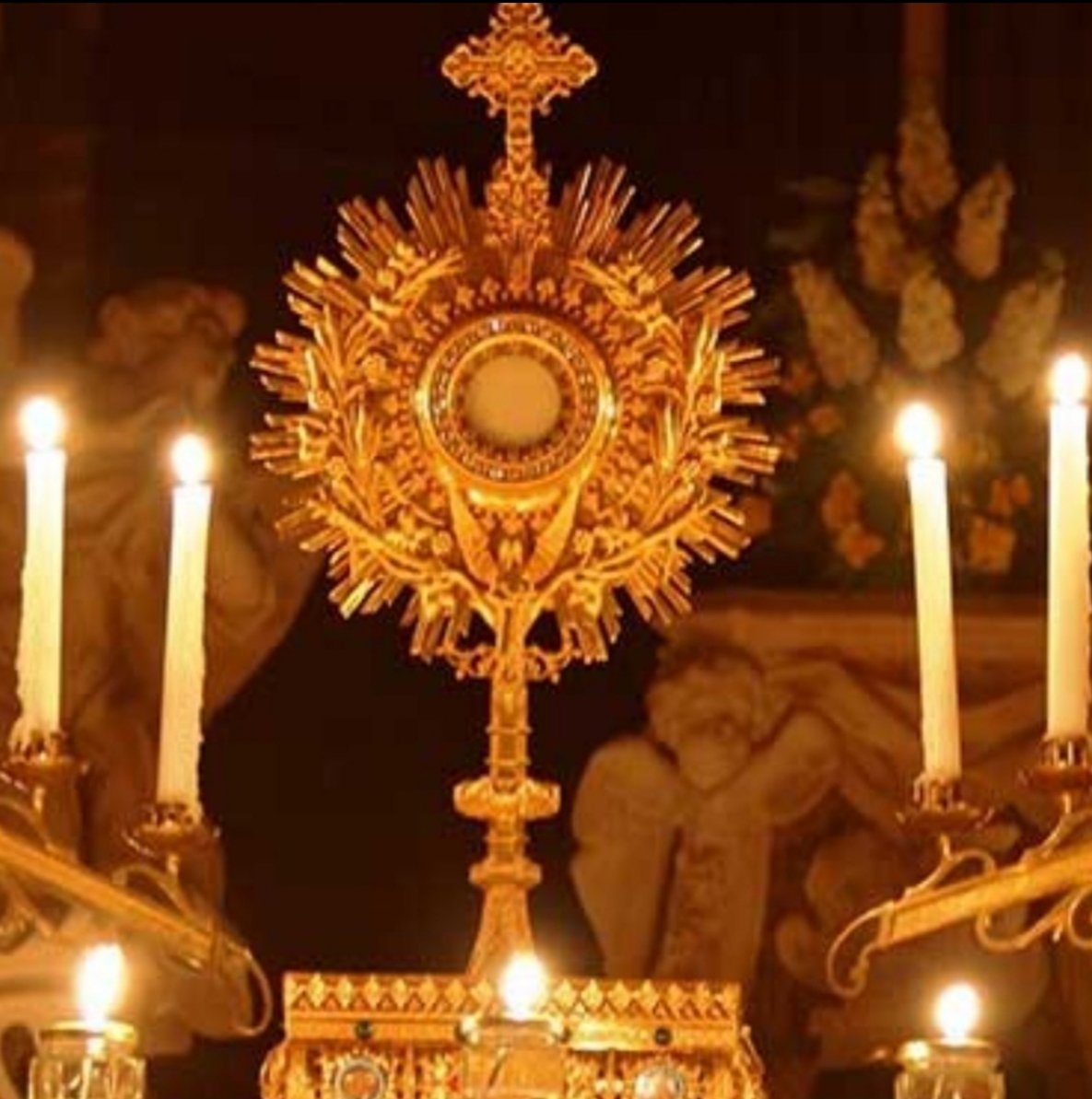 Alabado sea el Santísimo Sacramento del Altar