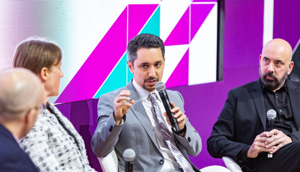 Aramco_Americas's tweet photo. #Aramco Ventures CEO Mahdi Adel speaks about financing low carbon during @CERAWeek #CWAgora talk “What Makes an Energy Transition Fund Green?” @Aramco_Ventures invests in new technologies, including: @DaphneTech, @xageinc, @amogyinc, @SyzygyPlasmonic, @SpecialtyRTP &amp; @numattech. https://t.co/ZspcKrca1o