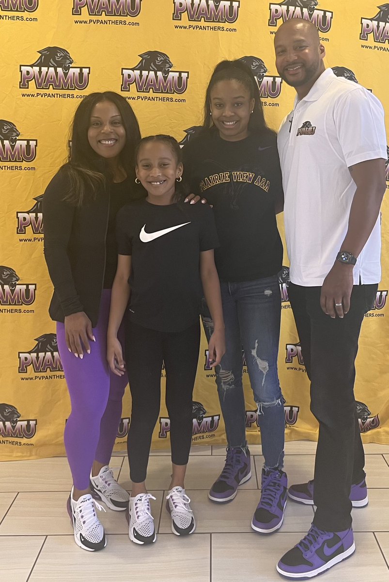 derek_coachflo's tweet image. What an unforgettable experience back on “The Hill” this weekend. Our basketball team was honored on the 20th anniversary of finishing the 02-03 season as SWAC Conference Champions, the first time in over 40 plus years. Truly grateful to share this experience with my family.#PVU