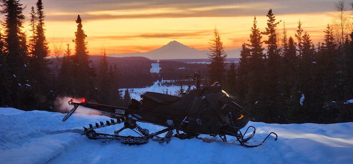 Norfilas's tweet image. Ridin
#Alaska #snow

#snowmachine #snowmobile

#mountain #sunset