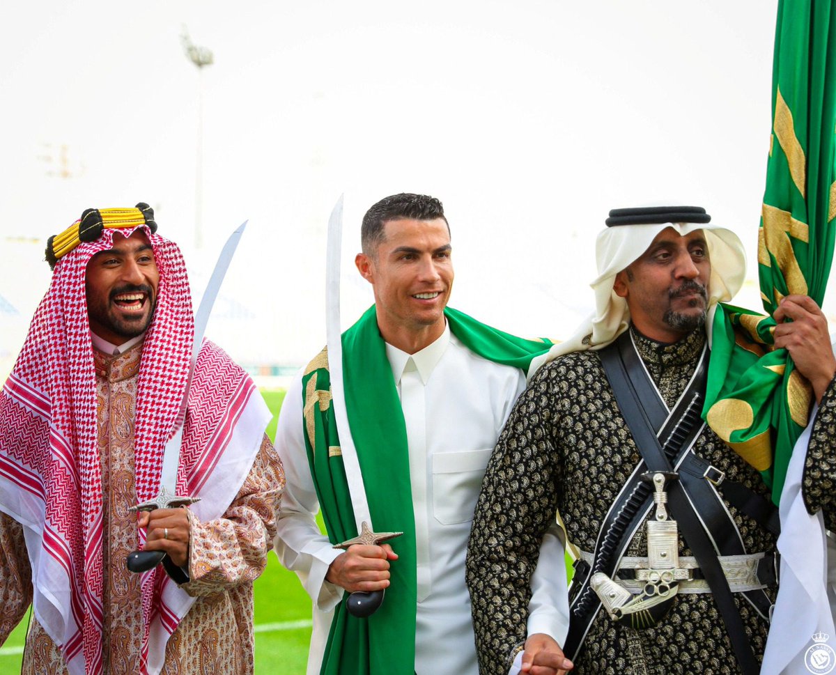 muhammadiyah's tweet photo. Ronaldo Jadi Warga Muhammadiyah, Ini Tanggapan Muhammadiyah Arab Saudi

https://t.co/MeBzLO4lwB

#Muhammadiyah #Islam #ArabSaudi #CristianoRonaldo https://t.co/wvZpmHt71f