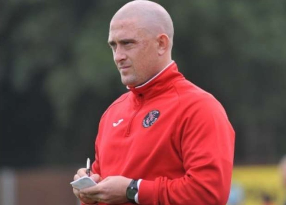 HistonFC's tweet image. Always highly regarded at Bridge Road, worked wonders in very challenging circumstances.

The office is still available for a kip, Gaffer 😉

🥃🥃🥃

🔴⚫️🔴⚫️