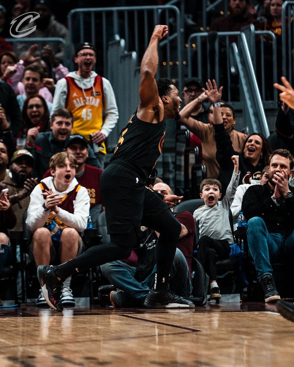 cavs's tweet photo. Good morning, Cavs Fans‼️ #LetEmKnow https://t.co/PgsbYx4Xam