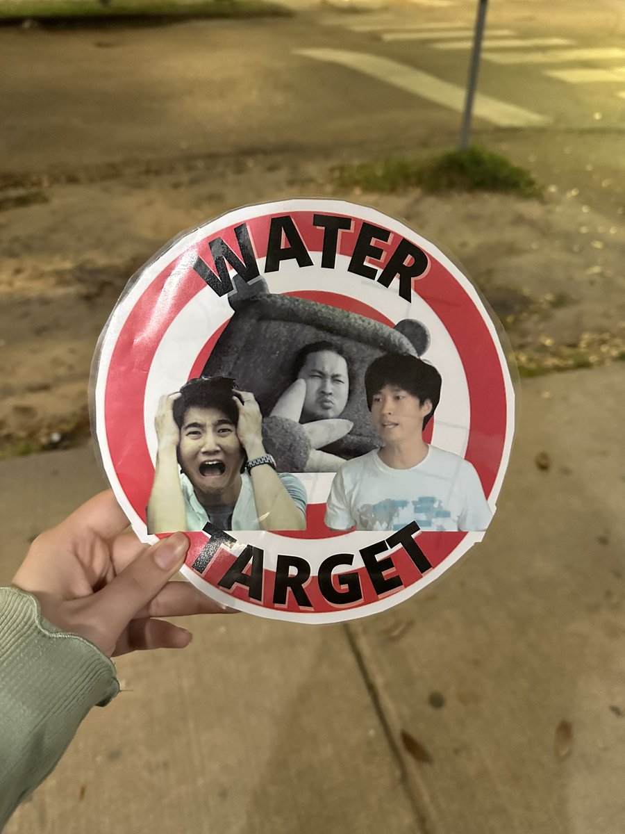 Rabeha__k__'s tweet photo. Soaked, but no regret. 
@blobyblo 🤙🏼 https://t.co/mgt0RAWoQt