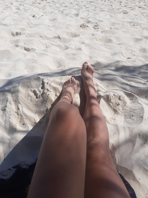 Legs !!! #legs #sensual #soft https://t.co/rUasVQoRMr<a href="/tag/legs"class="tags">#legs</a><a href="/tag/sensual"class="tags">#sensual</a><a href="/tag/soft"class="tags">#soft</a>