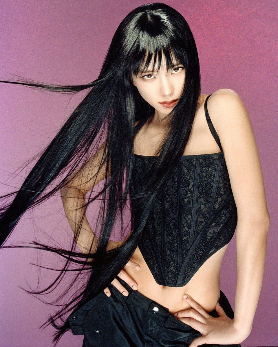 PopBase's tweet photo. Jisoo’s debut solo album officially earns the most pre-orders for any album on KTown4U in its first 24 hours, surpassing ‘BORN PINK.’ https://t.co/UgHgzJHRAp