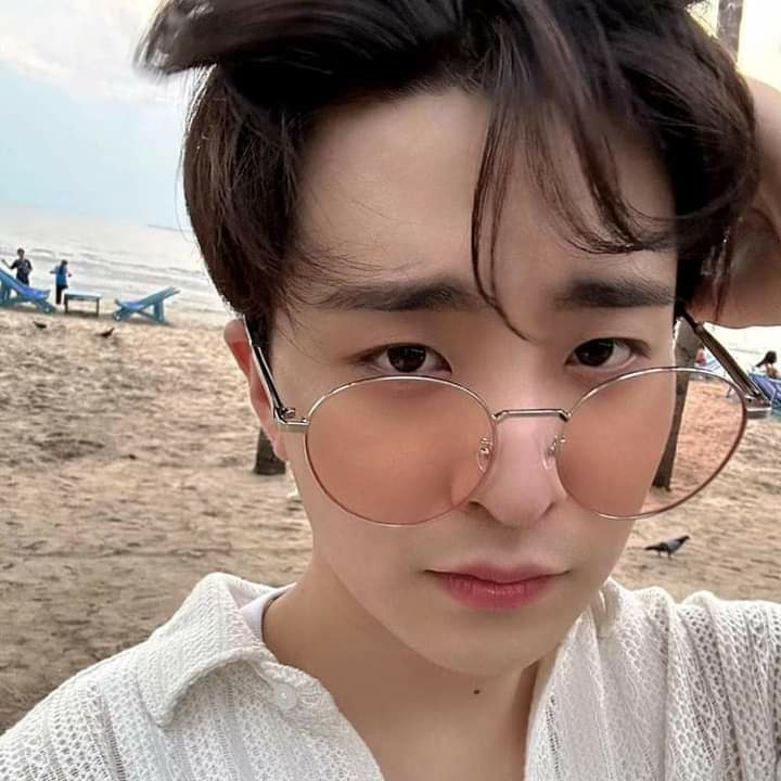 แม่เอ้ยยยยยยยยย......หล่อ..น่ารัก เค้าแหละยองแจ!!!!

𝐘𝐨𝐮𝐧𝐠𝐣𝐚𝐞🦦🌙 #YOUNGJAE <a href="/GOTYJ_Ars_Vita/">N</a>