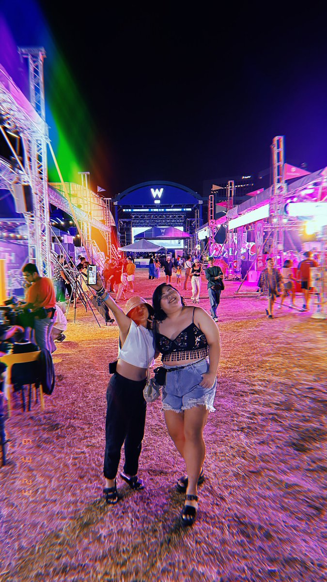 triciafigs's tweet photo. Wanderland 2023 🌈🦄🚀 https://t.co/iXFLdVETOa