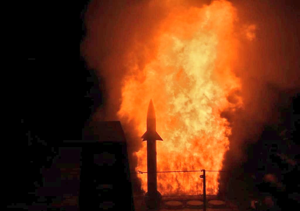 delhidefence's tweet image. Indian Navy conducted a successful firing of the Medium Range Surface to Air Missile (#MRSAM) from the #INSVisakhapatnam 

The MRSAM has been jointly made by @DRDO_India &amp;amp; @ILAerospaceIAI and manufactured at @bharat_dynamics