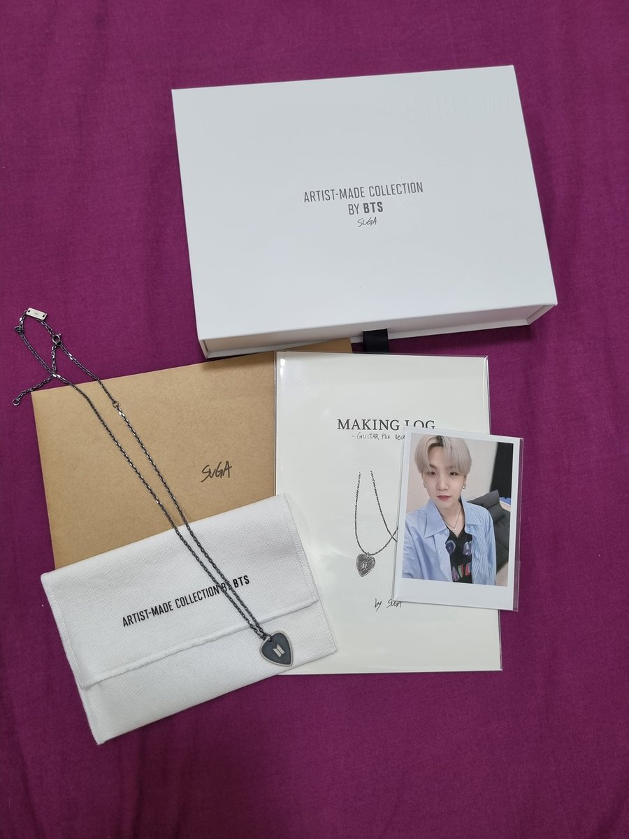 moonsun_jikook's tweet photo. IC INTEREST CHECK!!

AMC BY BTS SUGA GUITAR PICK (BLACK) COMPLETE INCLU NAGKA TEAR LANG YUNG PLASTIC NUNG MAKING LOG KASI SHUNGA SI ATE GIRL 🤣🤣

DI KO PA MASYADO NAGAGAMIT 😊

PLANNING TO SELL FOR 3,700 PAYO/ 3,850 DOP

for exp wts lfb ic suga guitar pick bts https://t.co/IDPx1Wnric