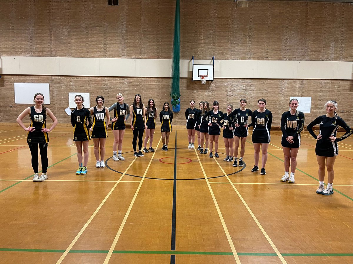 PEatQE's tweet photo. SIXTH FORM v YEAR 11 CHALLENGE WEEK! Game 1 was last night seeing the Netball girls go head to head. In a true nail biter, despite an insane comeback, the Sixth Formers secured the win with a 10-9 victory. Sixth form lead now the series 1-0. FOOTBALL today 4pm KO@ Forchess Cross https://t.co/4acoi6WkLK