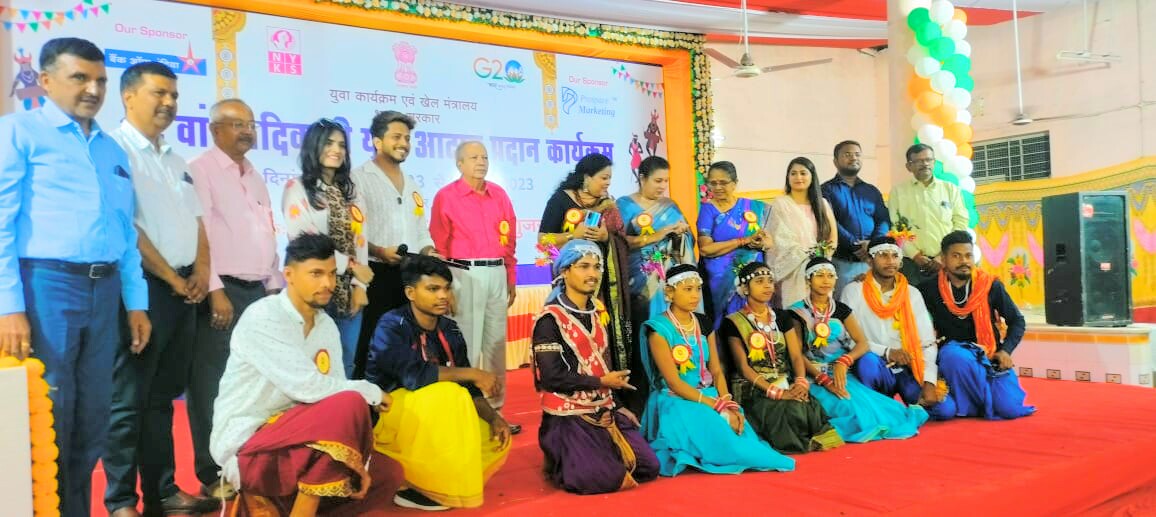 ThansinghCG's tweet photo. #Chhattisgarh #cultural #Dance #परघउनी #स्वागतनृत्य #prize2nd
#bestperformanceever
#TYEP14 #NationalIntegrity
#Varodara #gujrat #NYKS #tribalDevelopment
@YASMinistry @Nyksindia @ITBP_official @NykChhattisgarh @nyksgujarat @TribalCgGov @ChhattisgarhCMO @PMOIndia @MinOfCultureGoI https://t.co/iQAuOFwWLK
