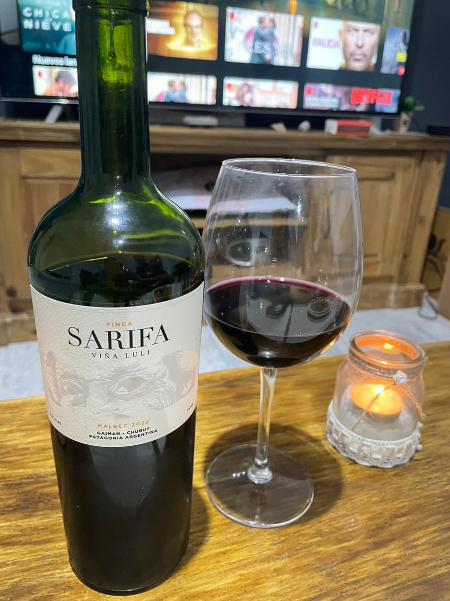 barciaml's tweet image. Con Uds el primero en casa de muchos #Sarifa Viña Luli Directo de #Gaiman #Chubut 
Está versión malbec es de la primera cosecha 2022, viñedos nuevos de cuatro años en espaldera implantados en #Gaiman #Chubut 
Gracias y Felicitaciones  Juani Chachero!!!! 
Salud @marianotolino !!!