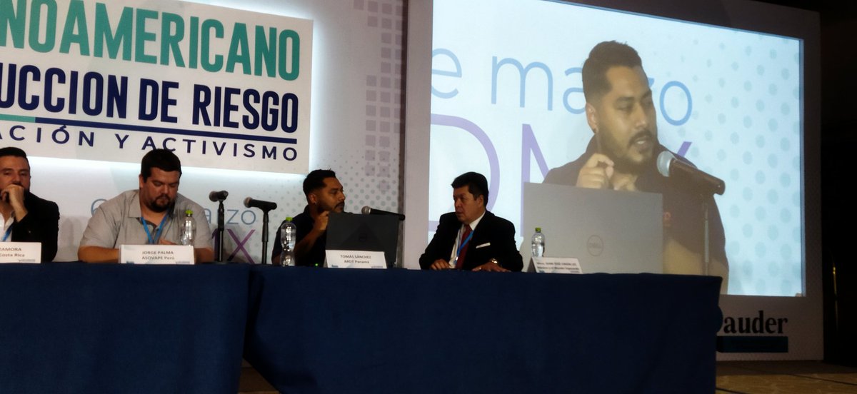 Tomás Sanchez, presidente de nuestra asociación, comenta que "es muy difícil hacer planes para la #COP10 y lo que vaya a salor de alli, perp le vamos a dar lo mejor con nuetsra propia COP paralela"

#ForoLibreNicotina #ForoDeRegulacion