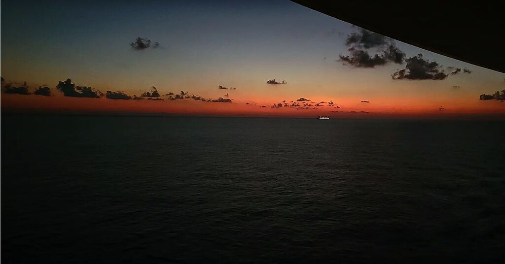 SouperSized's tweet photo. Sunset at sea. #royalcaribbean #cruise #cruiseship #ocean #sea #gulfofmexico #sunset #allureoftheseas #instagood #picoftheday #photooftheday #clouds #color #colors #sky https://t.co/WNK24Zn2Ie https://t.co/5bArCFOzub