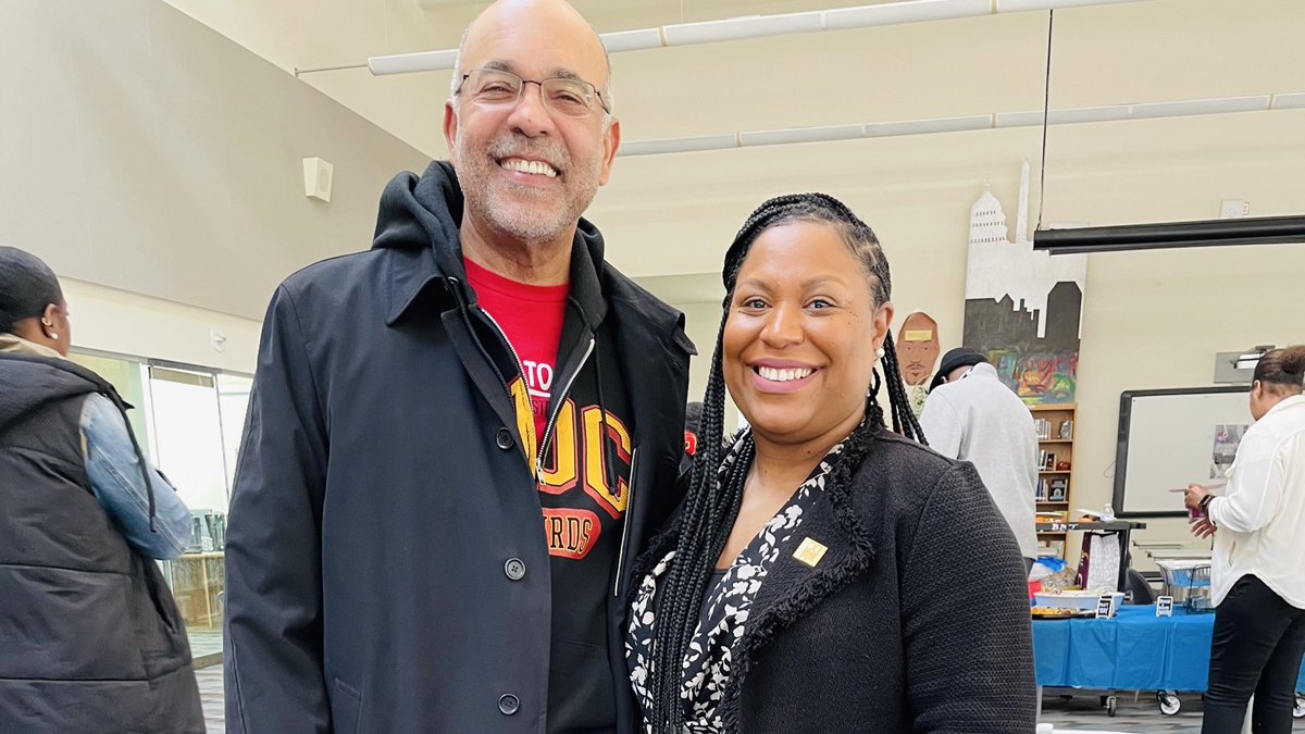 ServeDC's tweet photo. Today we joined Anacostia High School and @udc_edu at the groundbreaking &amp; launch of their hydroponics + outdoor classroom initiative! 

The students at Anacostia have built a standing hydroponics garden hydrated by water + infused with nutrients that replace soil. Bravo!🌱 https://t.co/2GYZ18bnDA
