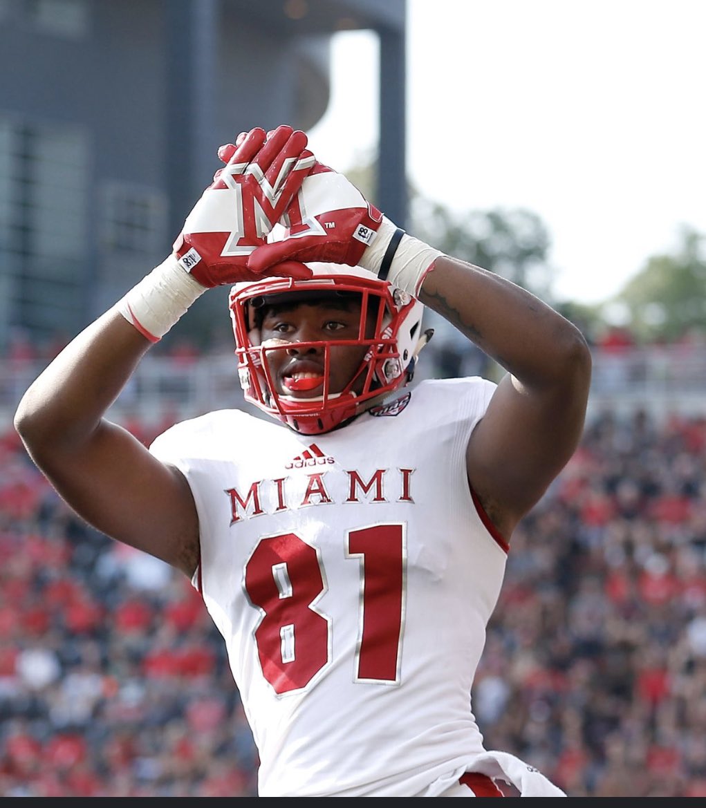 qb_reese's tweet photo. #GODDID Blessed To Receive An Offer From Miami University (Ohio)  #RiseUpRedHawks ❤️🤍 @MiamiOHFootball 
@SeanW_Rivals @SWiltfong247 
@RWrightRivals @JeremyO_Johnson
@DexPreps @BHoward_11 
@UnLockYourGame https://t.co/vQYye6nttn