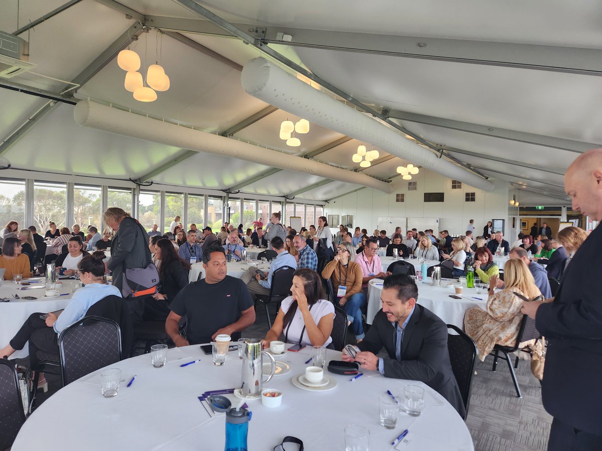 E4Ltweets's tweet photo. Last week @E4Ltweets was delighted to work with over 150 Victorian leaders at the Bayside Principals Conference, sharing insights from our evidence-based #metacog and #implementation guidance reports. Read the reports and supporting materials here: https://t.co/vPgYvG6OnH https://t.co/3UUHVoJtmv
