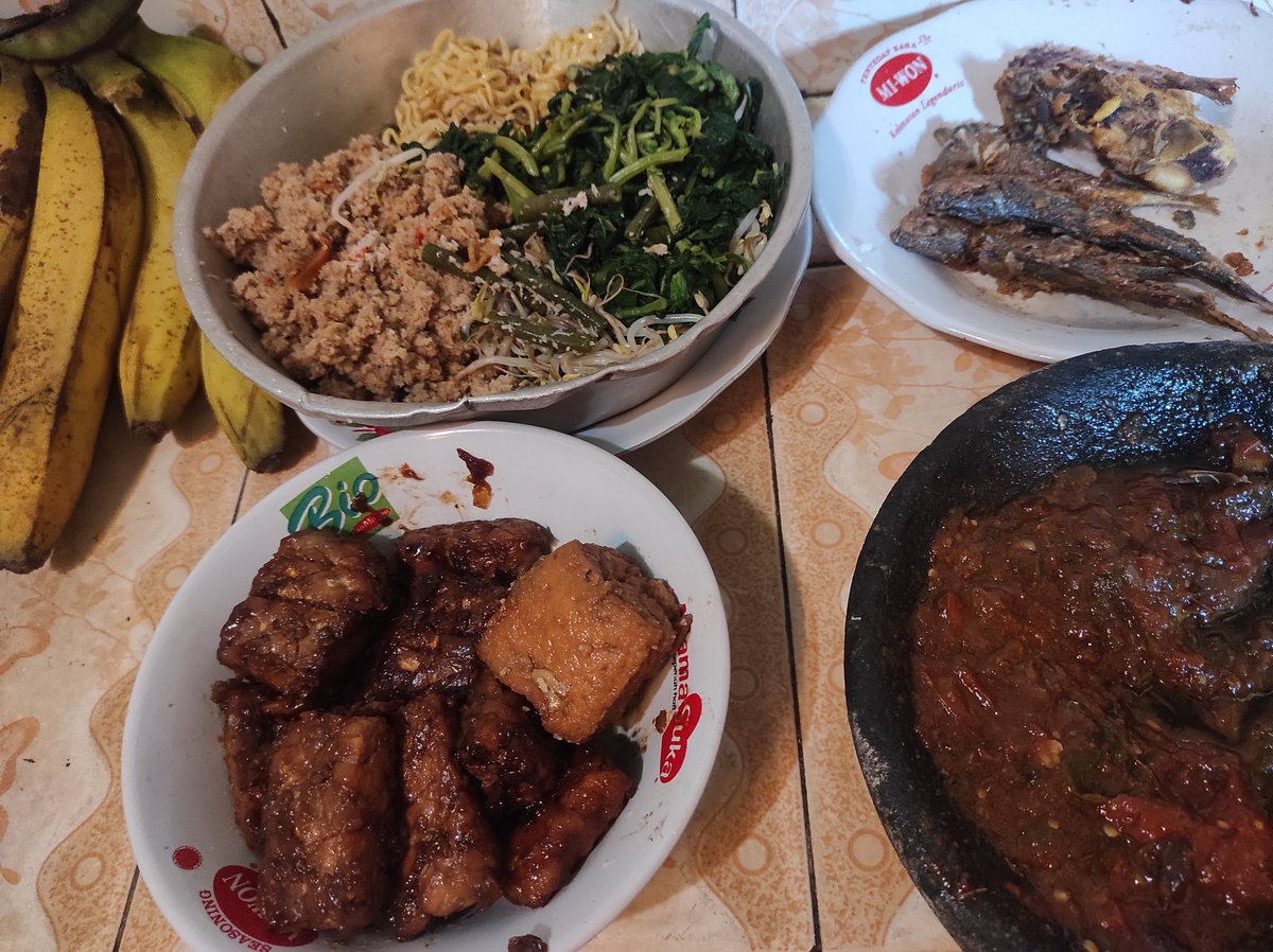 Matcha922369405's tweet photo. @FOOD_FESS Masakan emak https://t.co/FroNZ04H4Y