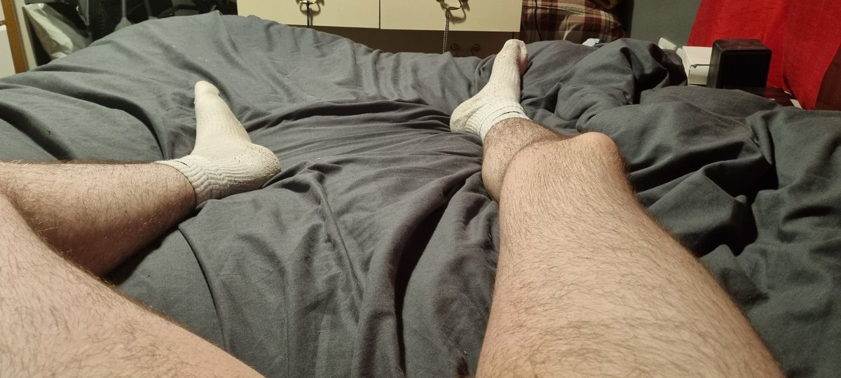 Sable_Felix's tweet photo. Be a good boy and come sniff, you know you want to 😈

#whitesocks #footfetish
#alphadom #findom #feet https://t.co/bEkHpM2NcS