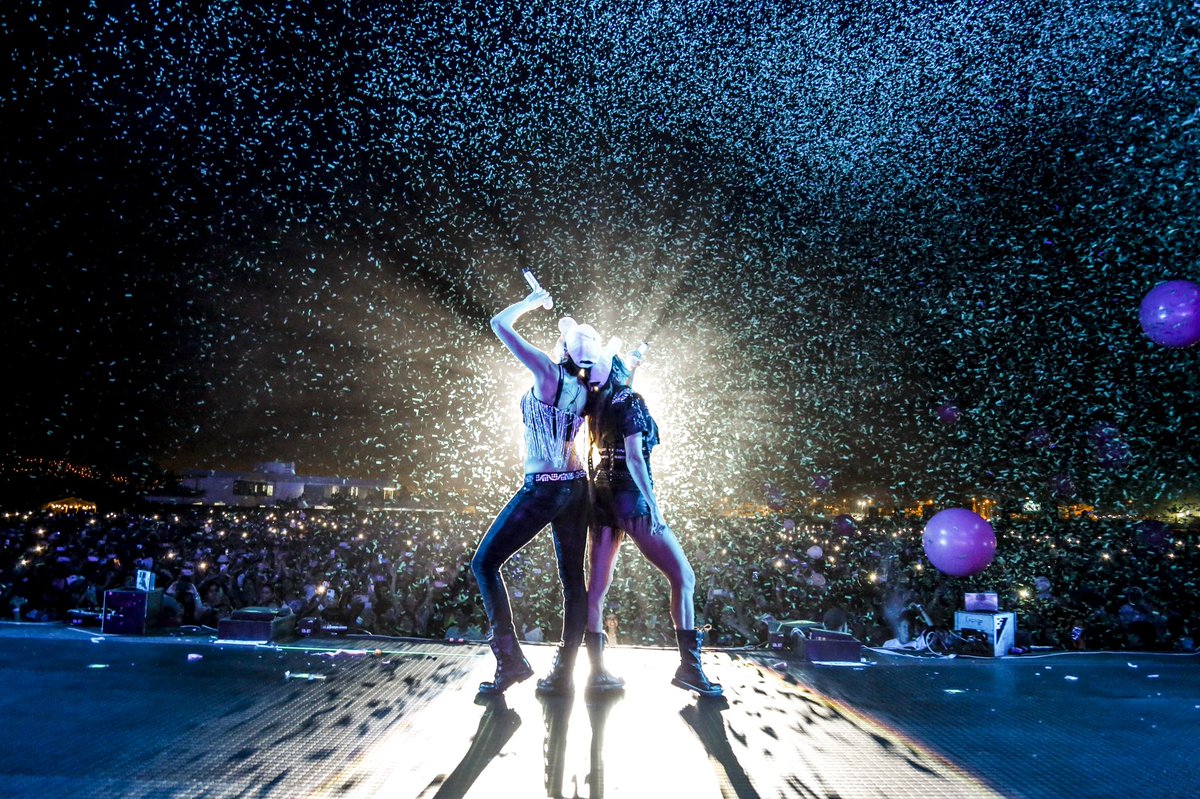 haashoficial's tweet photo. LIMA 🇵🇪 mi #SalidaContigo por 20 años más. ¡Qué privilegio cantar frente a ustedes! 🙏🏻 Los amamos con todo el ❤️ #SoldOut #GiraMiSalidaContigoLATAM https://t.co/pFS70wuB0W