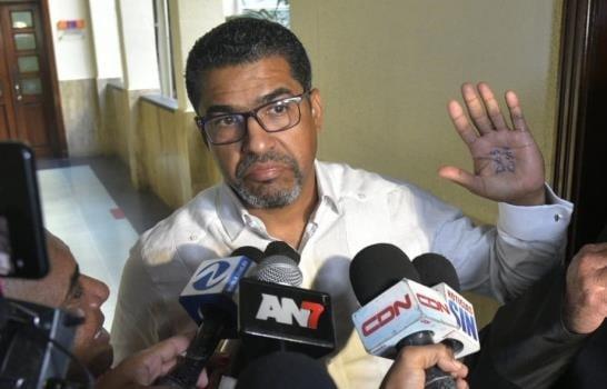 DiarioLibre's tweet photo. ⚖ |#JusticiaDL| Operación 13: Tribunal declara no culpable a Luis Maisichell Dicent y condena a ocho
🔗https://t.co/PBDUU4sKsI
#DiarioLibre #Operación13 #LuisDicent #Condena https://t.co/a27ycitIDX