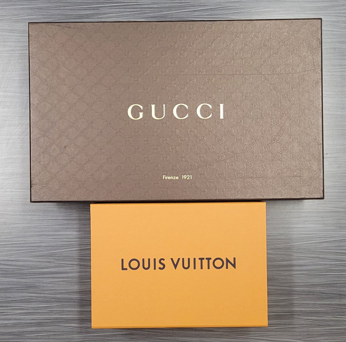 PulseApe's tweet image. Jeez such negative responses to outrage marketing!!! Okay I&apos;ll show you what&apos;s inside the boxes lolz. Enjoy everyone....🍌🦍
#HEXICAN #HEXFLEX 
@RichardHeartWin