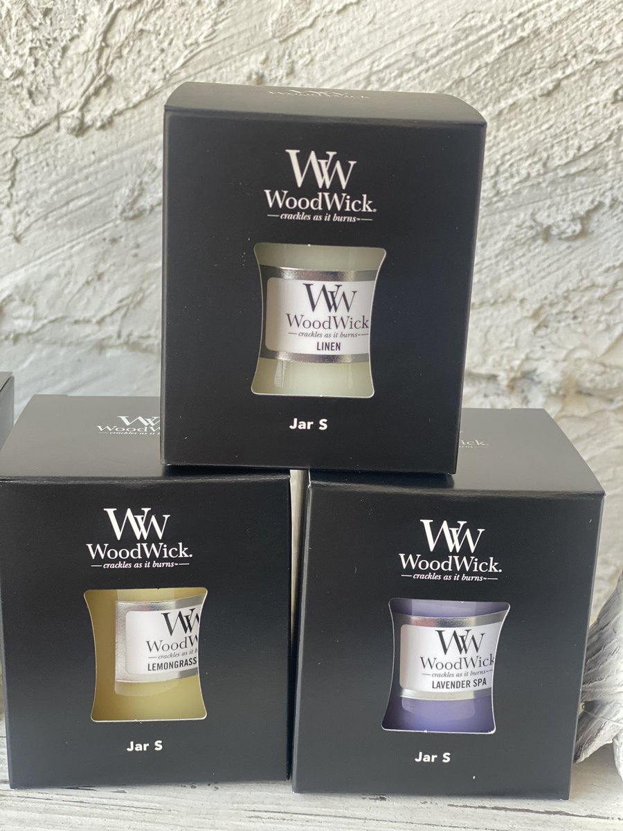 richcandle's tweet image. おはようございます！

先程、大人気キャンドル #WoodWick の #ジャーS が6種類入荷しました！

ジャーSは使いやすい小さなサイズ✨

ハースウィックに続き、こちらも数量が限られていますのでお早めに！

 #パチパチ音 ＃音が鳴るキャンドル #暖炉 #贈り物