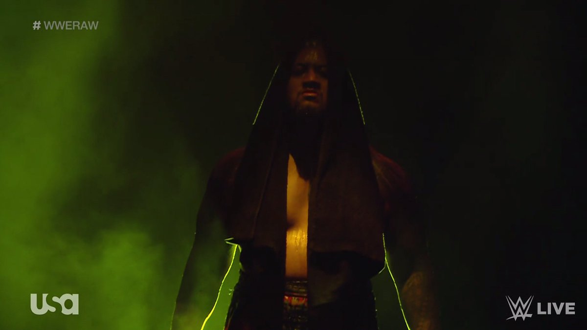 SKWrestling_'s tweet photo. What a dope visual. 🔥
#WWERaw #WWE @WWESoloSikoa https://t.co/yvDVS8kX1Q