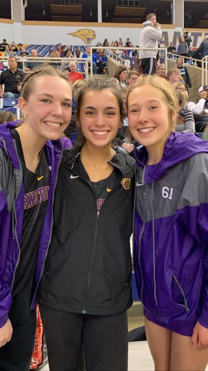 JCSD_GirlsXCTF's tweet image. Our 3000 Crew reppin' @DickinsonRelays 🏃‍♀️💨💛💜

@OliviaVerde2 
Audrey Dummermuth 
@gracecolllins